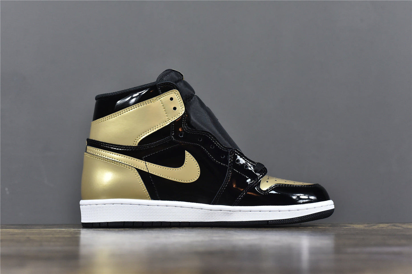 Jordan 1 Retro High OG NRG 'Gold Toe'