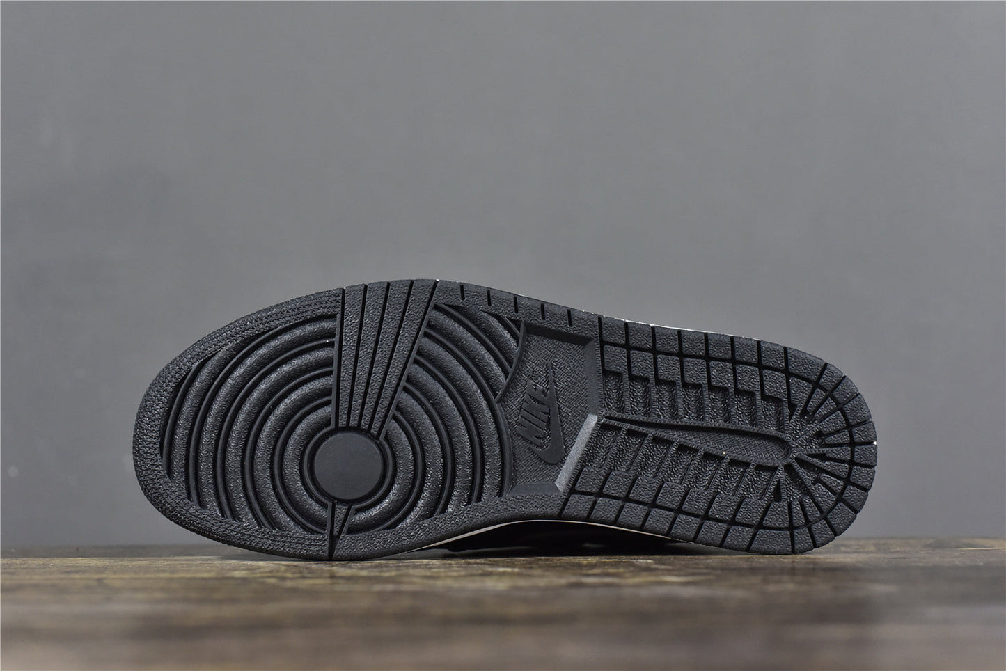 Jordan 1 Retro High OG 'Shadow' 2018