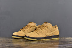 SB Dunk Low Wheat