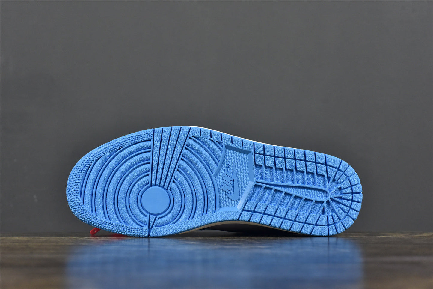 Off-White Air Jordan 1 'UNC'