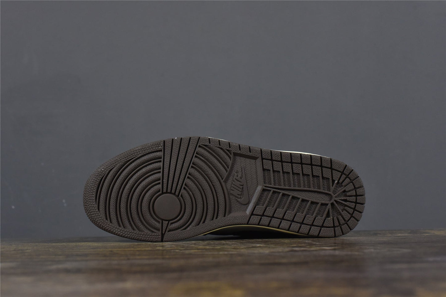 Travis Scott x Jordan 1 Retro High OG 'Mocha' Sample