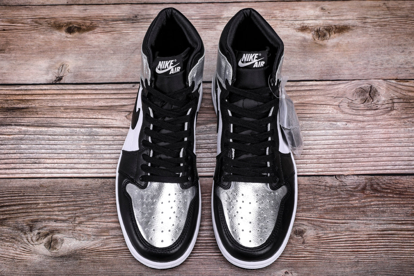 Jordan 1 Retro High OG 'Silver Toe'