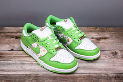 SB Dunk Low 'SUPREME' Mean Green