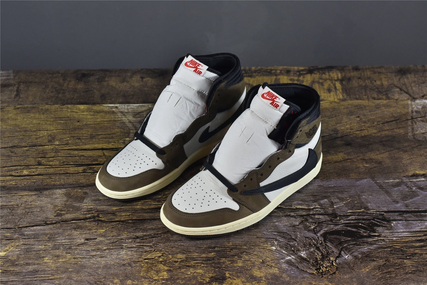 Travis Scott x Jordan 1 Retro High OG 'Mocha' Sample