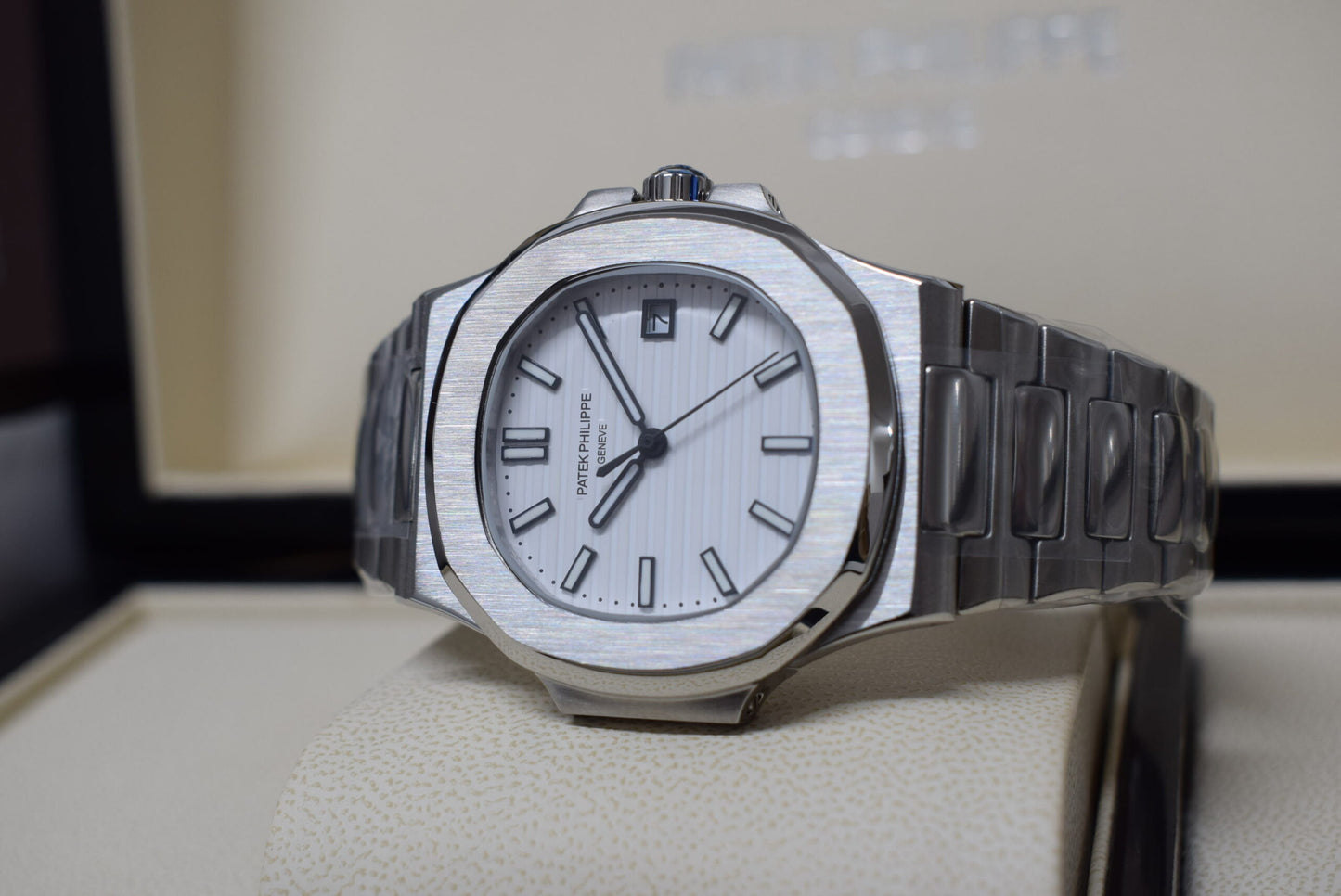 Patek Philippe nautilus 5711 white dial