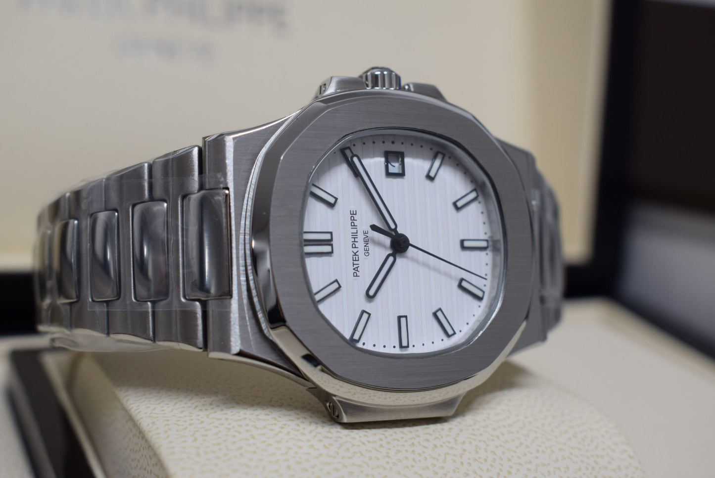 Patek Philippe nautilus 5711 white dial