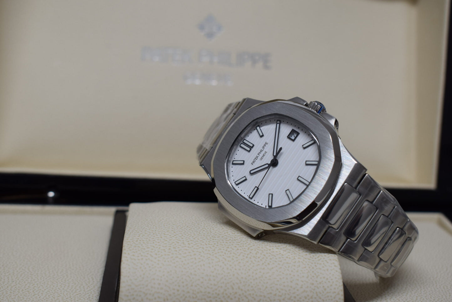 Patek Philippe nautilus 5711 white dial