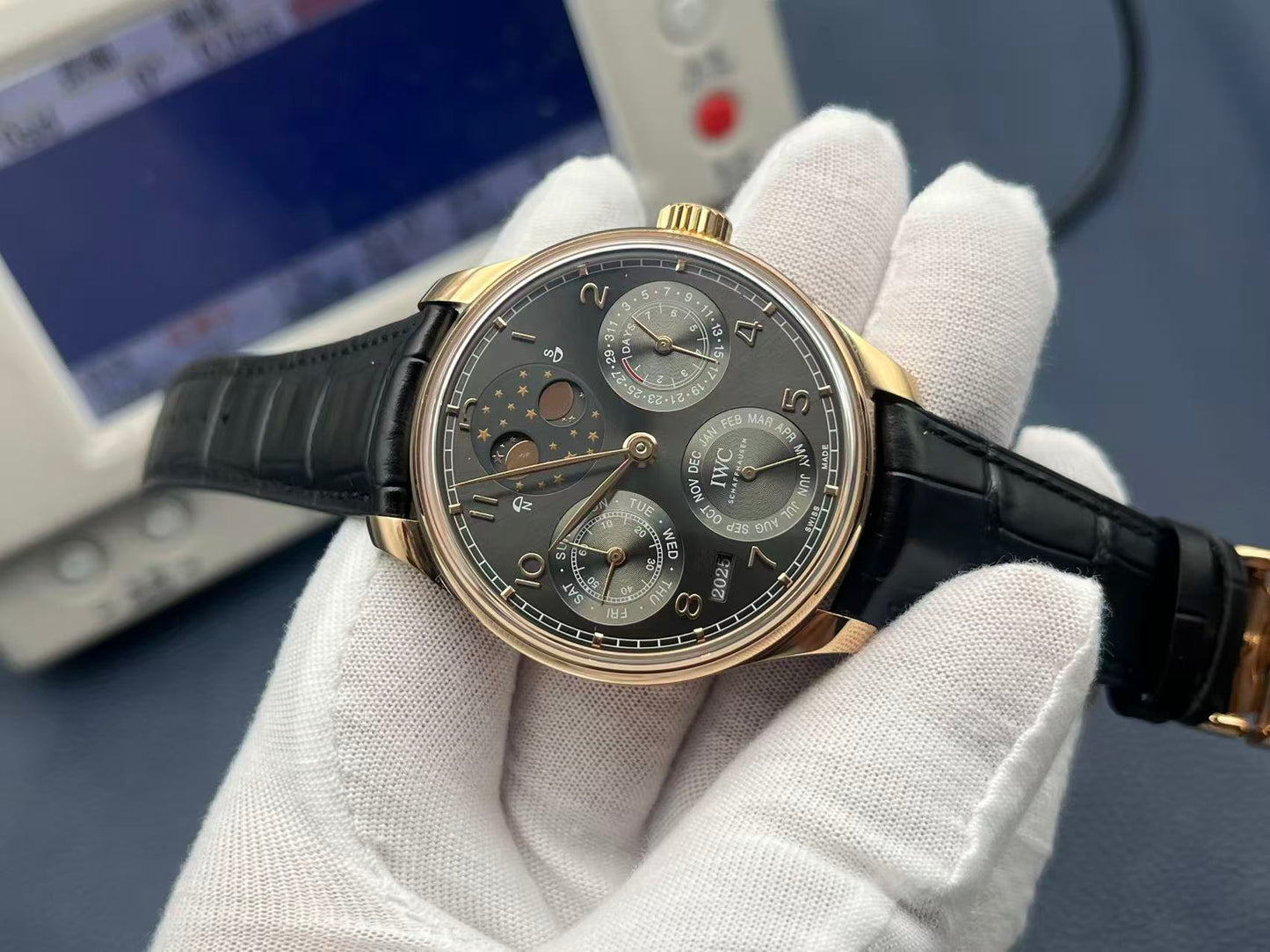 Black Yellow - Black Leather - Automatic -42mm