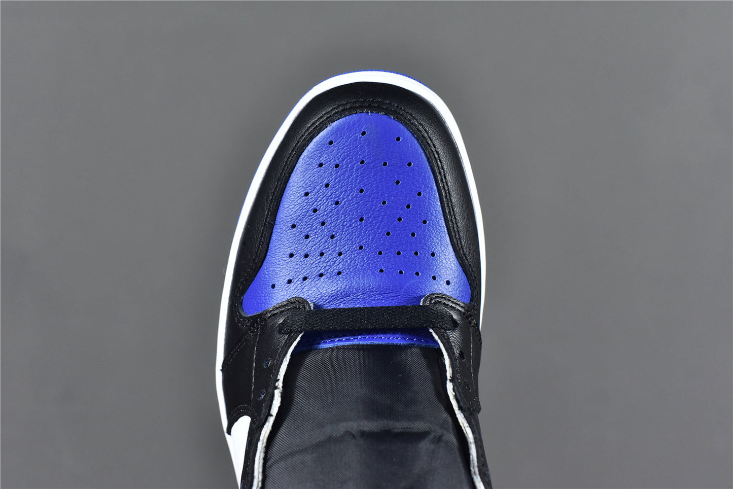 Jordan 1 Retro High OG 'Royal Toe'