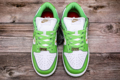 SB Dunk Low 'SUPREME' Mean Green