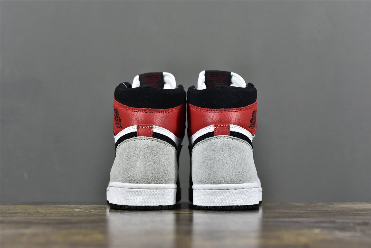 Jordan 1 Retro High OG 'Smoke Grey'