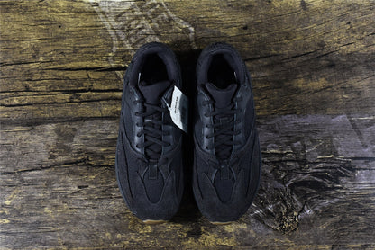YBoost 700 Utility Black