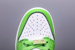 SB Dunk Low 'SUPREME' Mean Green