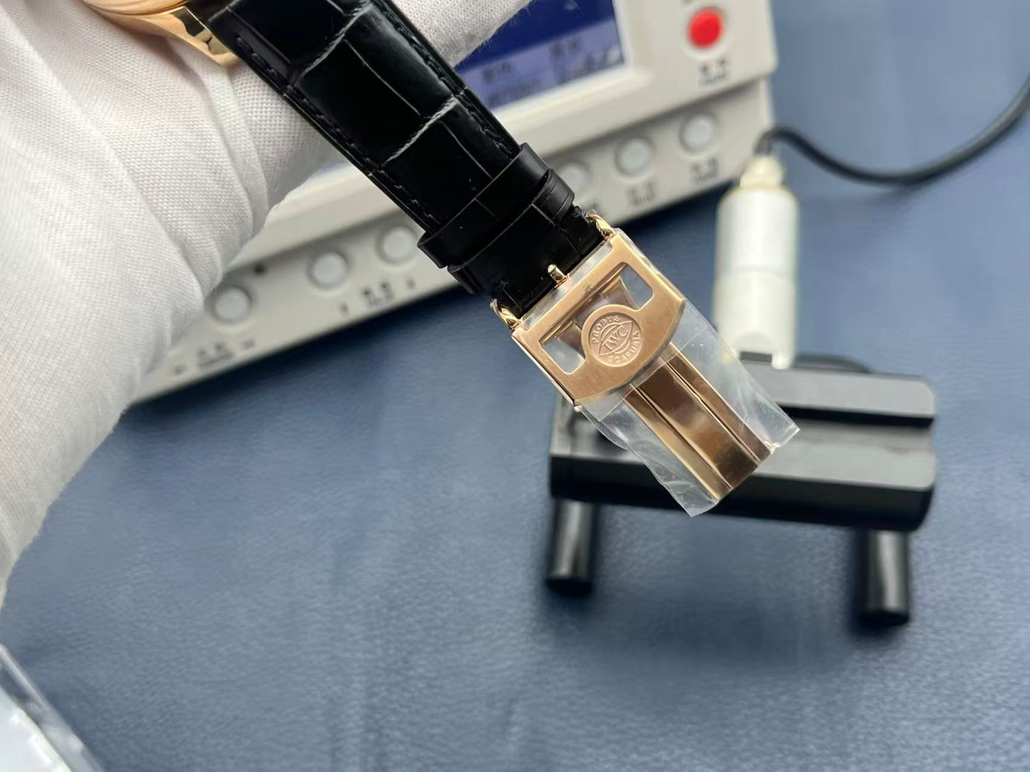 Black Yellow - Black Leather - Automatic -42mm