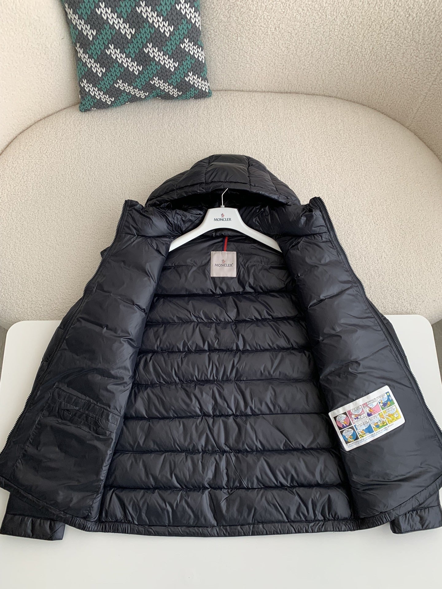 Moncler Montbeliard down jacket